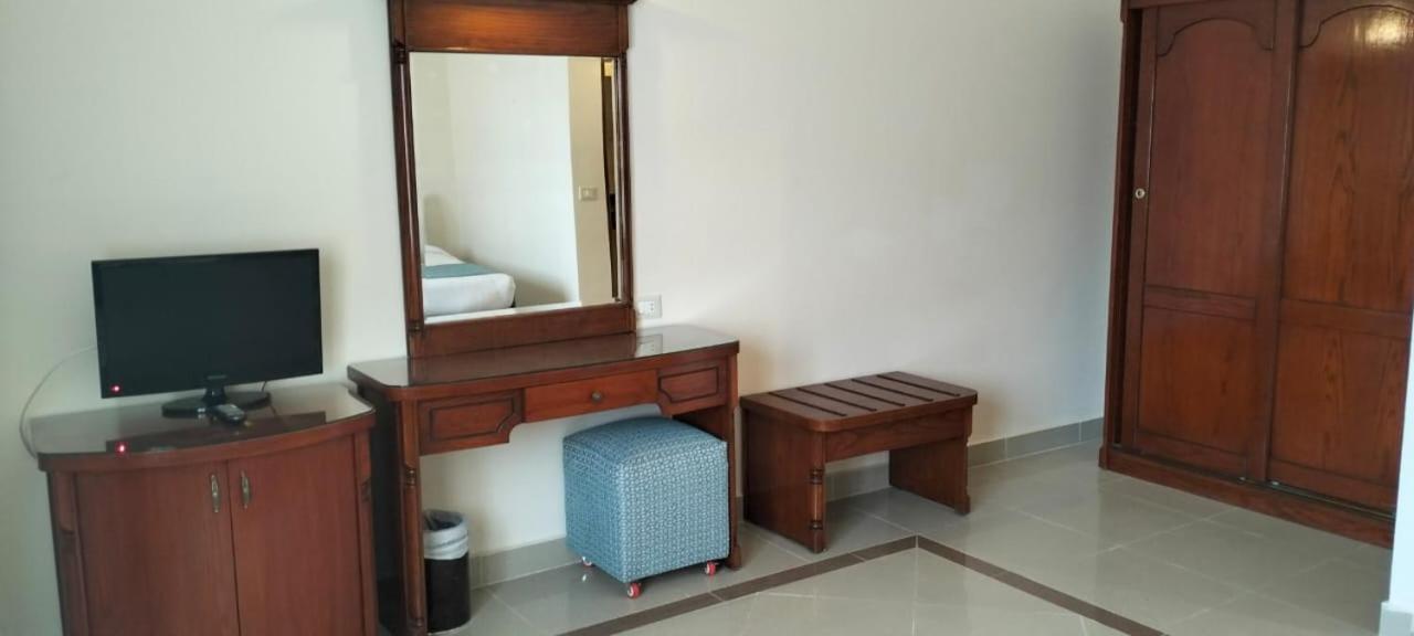 Resort Coral Hills & El Qoseir