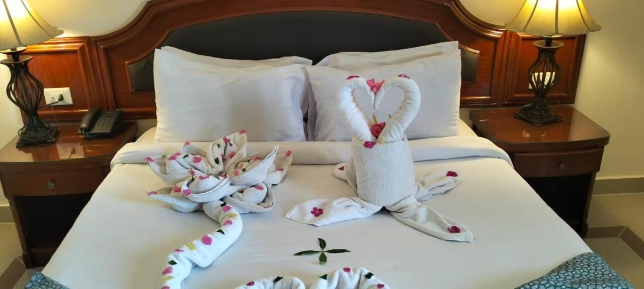 Resort Coral Hills & 4*