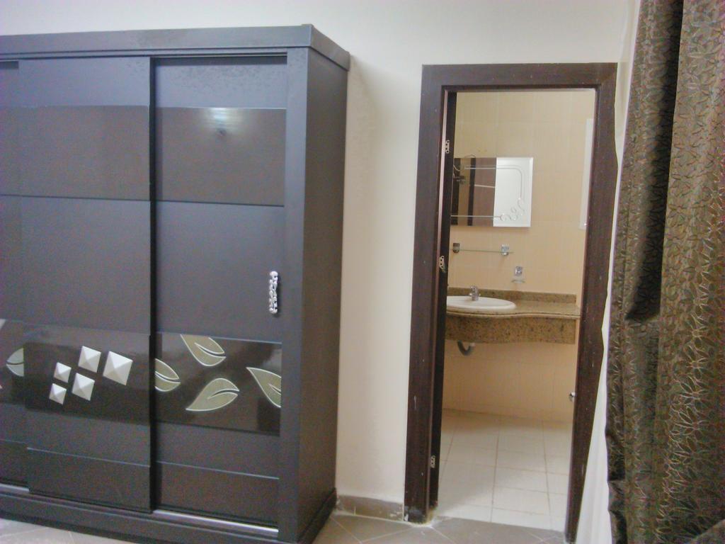 Three-bedroom At Louly * Ain Suchna