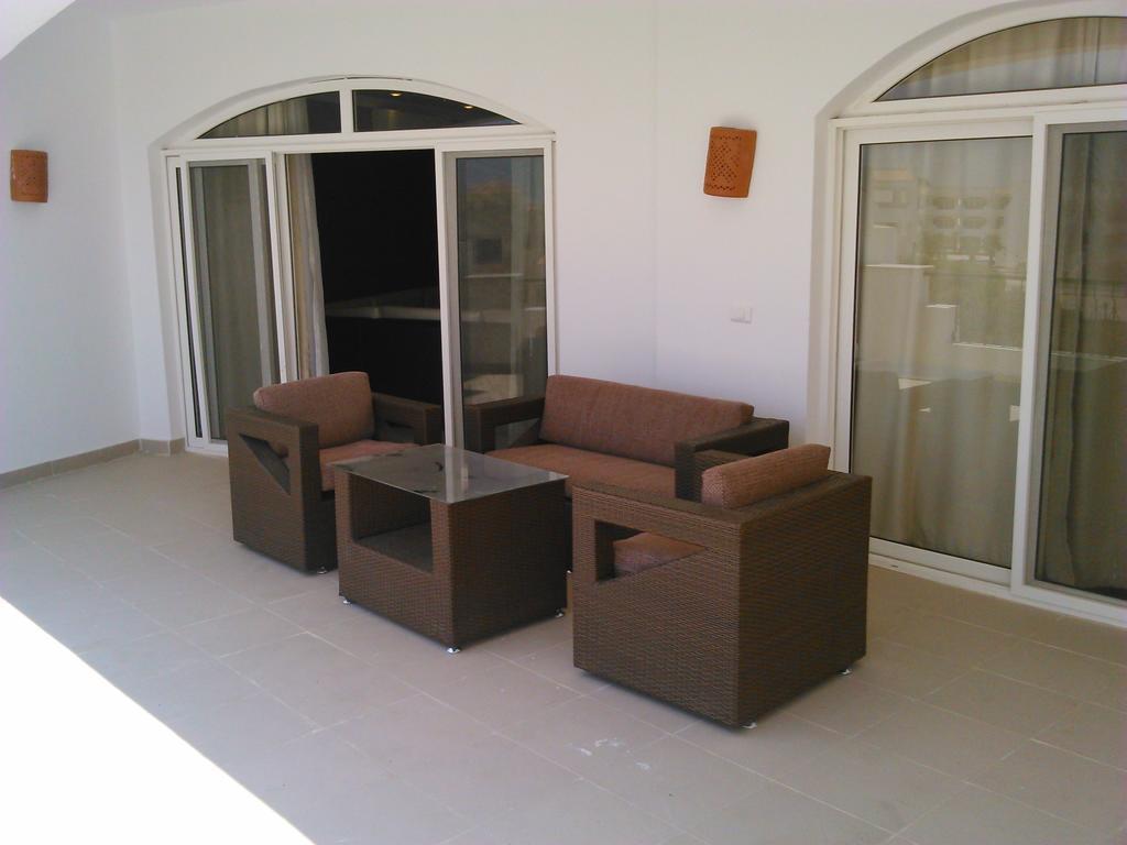 Apartment Three-bedroom At Louly