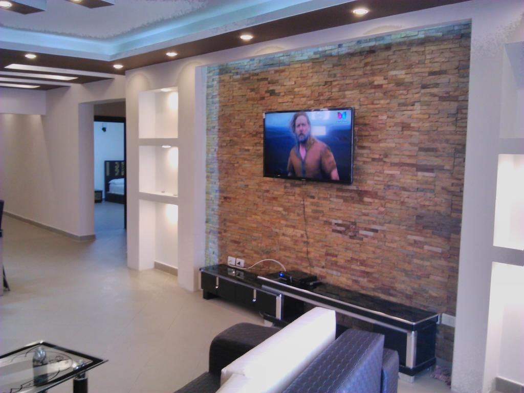 Three-bedroom At Louly Apartment *