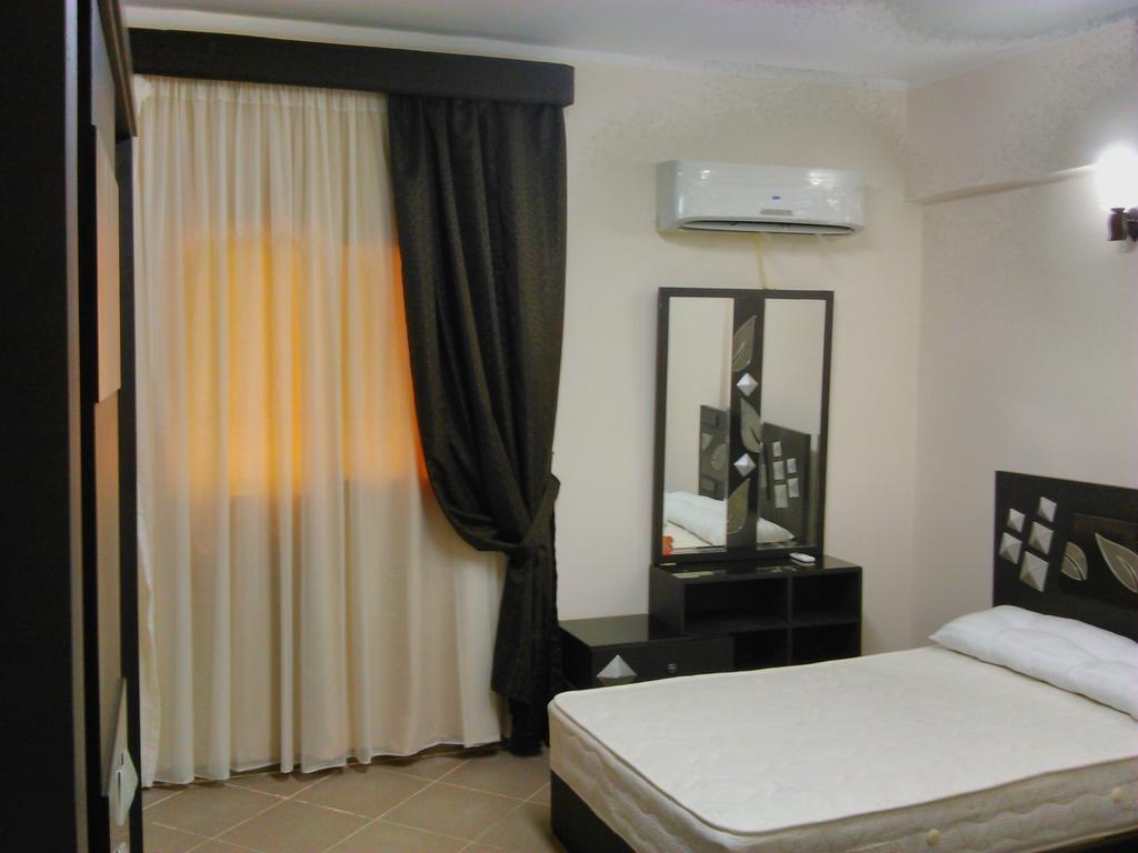 Apartment Three-bedroom At Louly