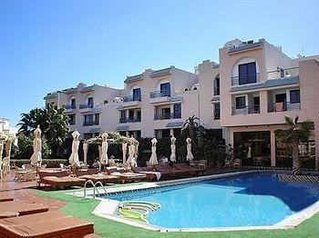 Jewels La Perla Resort 3*