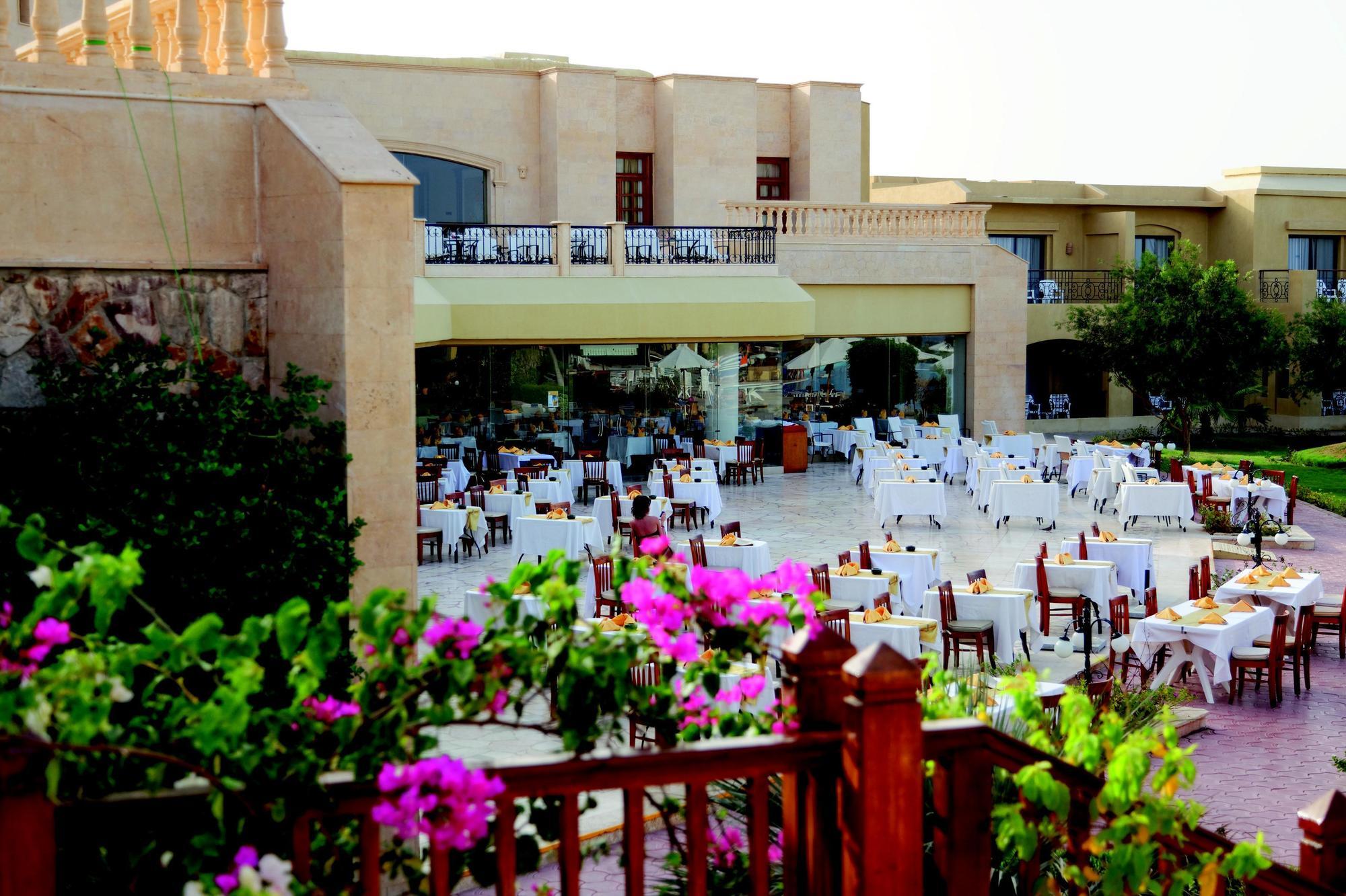 Resort Three Corners Fayrouz Plaza 5*