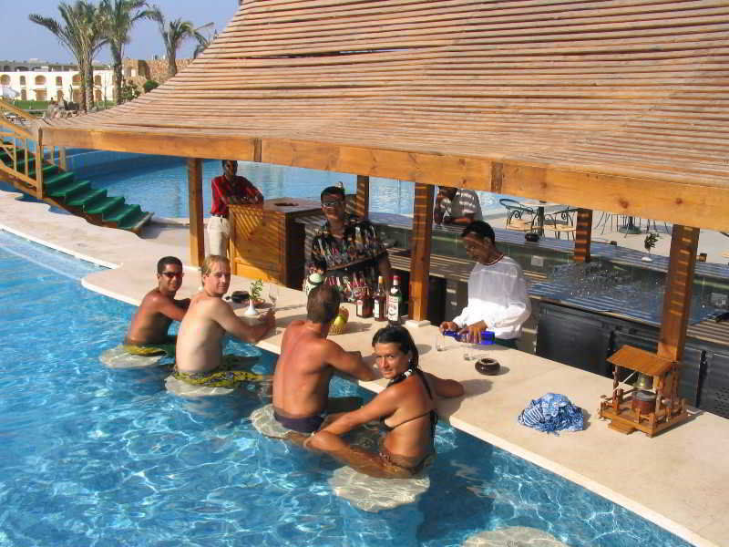 Brayka Bay Reef 4*