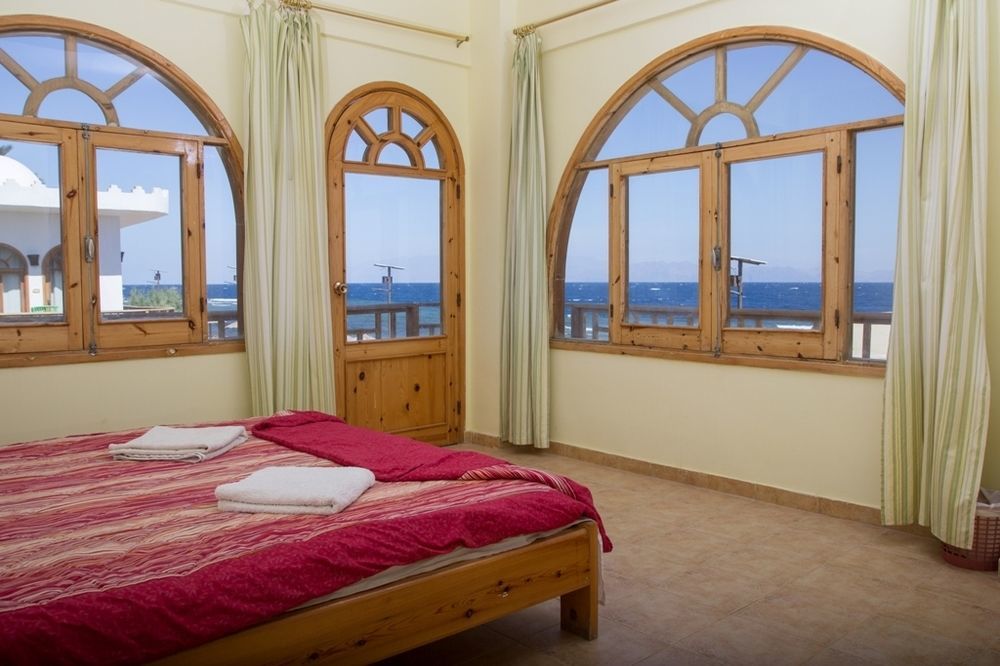 Shams & Dive Centre