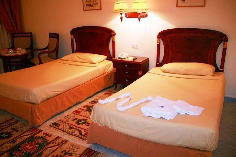 Red Sea Taj Mahal And Aqua Park Resort 5*
