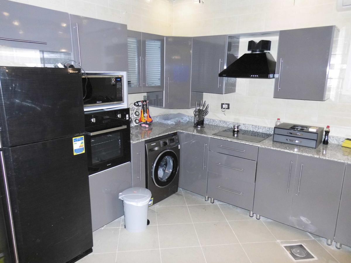 Three-bedroom At Louly * Ain Suchna