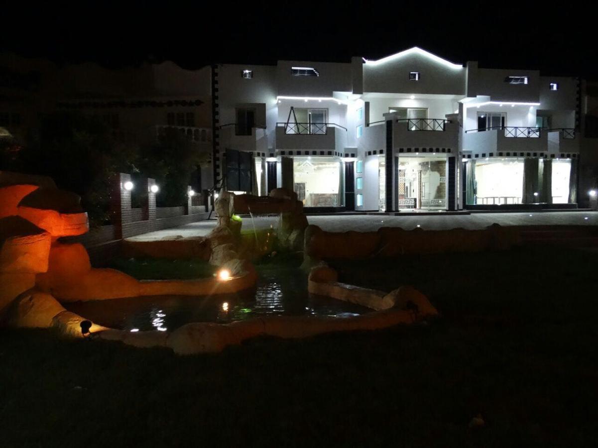 White House Hotel 3*