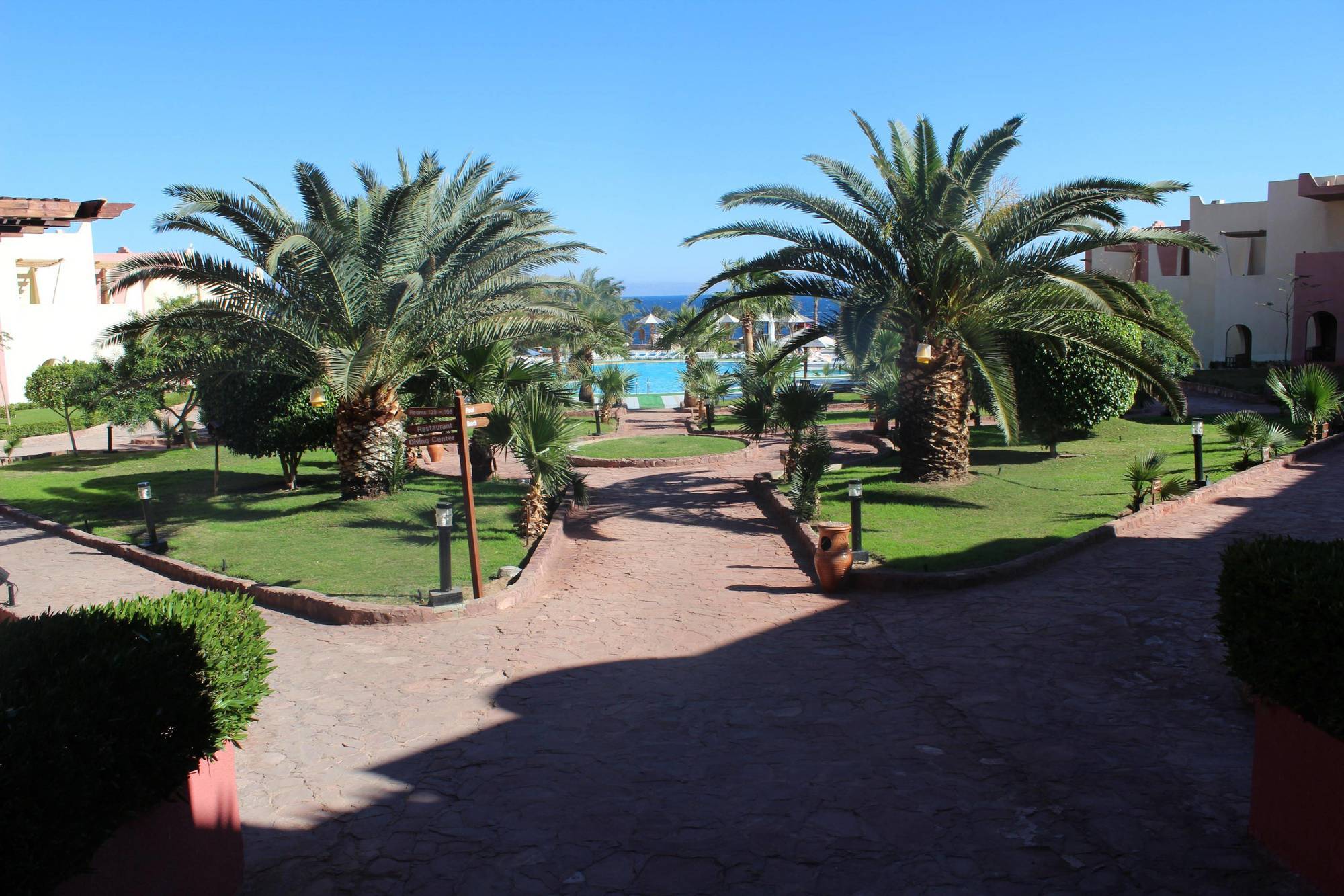 Tropitel Oasis Resort 4*