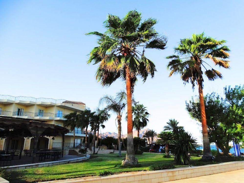 La Playa Resort