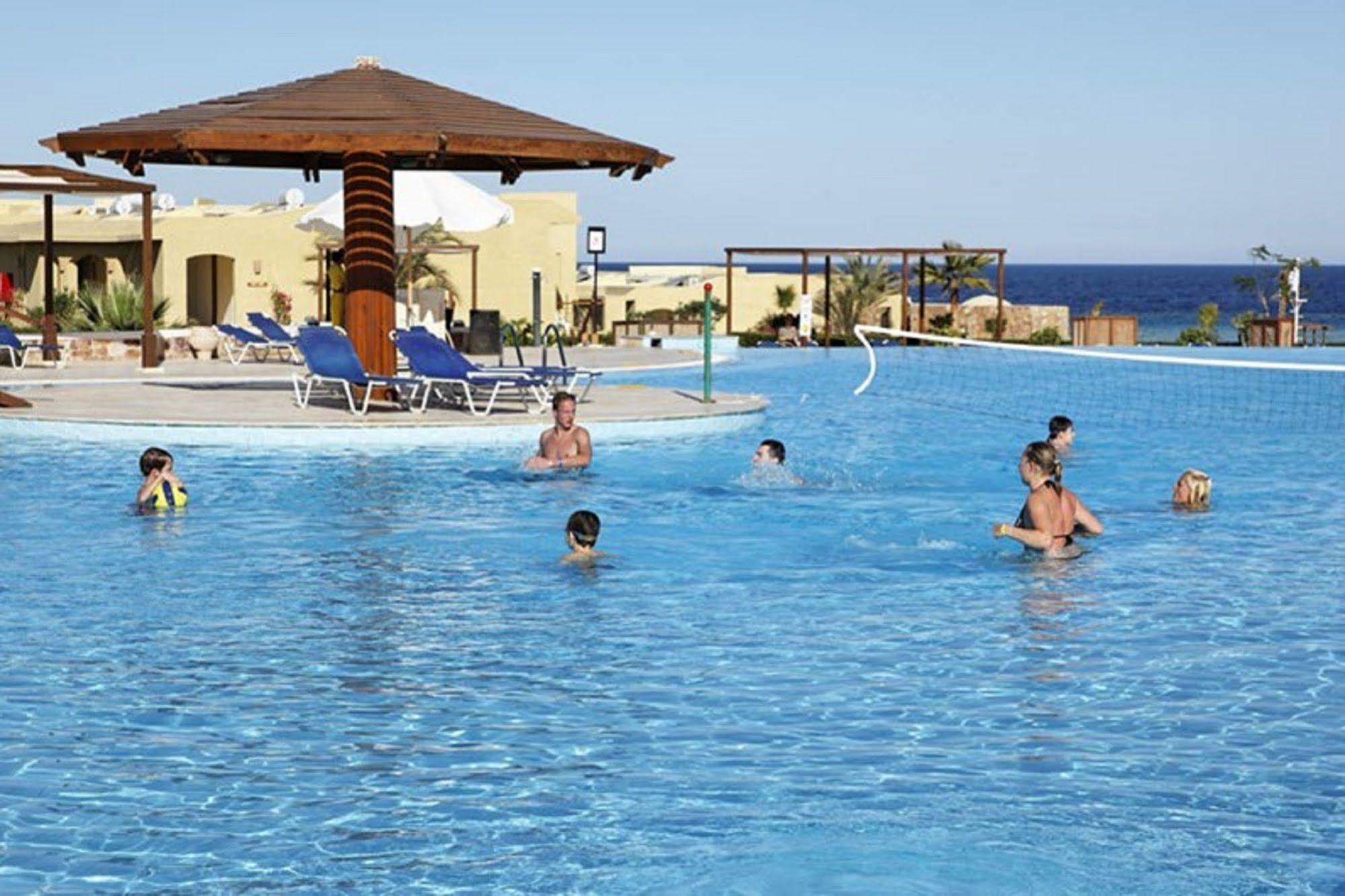 Resort Three Corners Fayrouz Plaza 5*