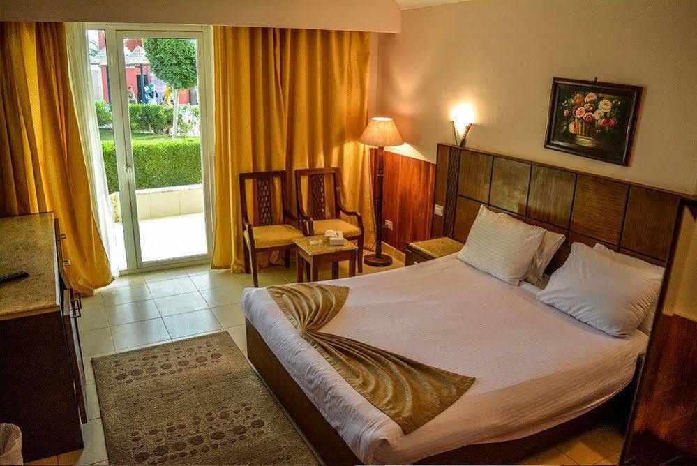 Retal View Resort El Sokhna Aqua Park Resort 4*
