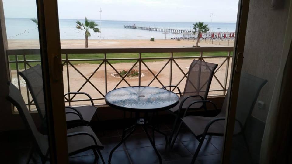 شاليهات عائلية صف اول علي البحر مباشرة بورتو ساوث - العين السخنة Chalet Ain Sukhna