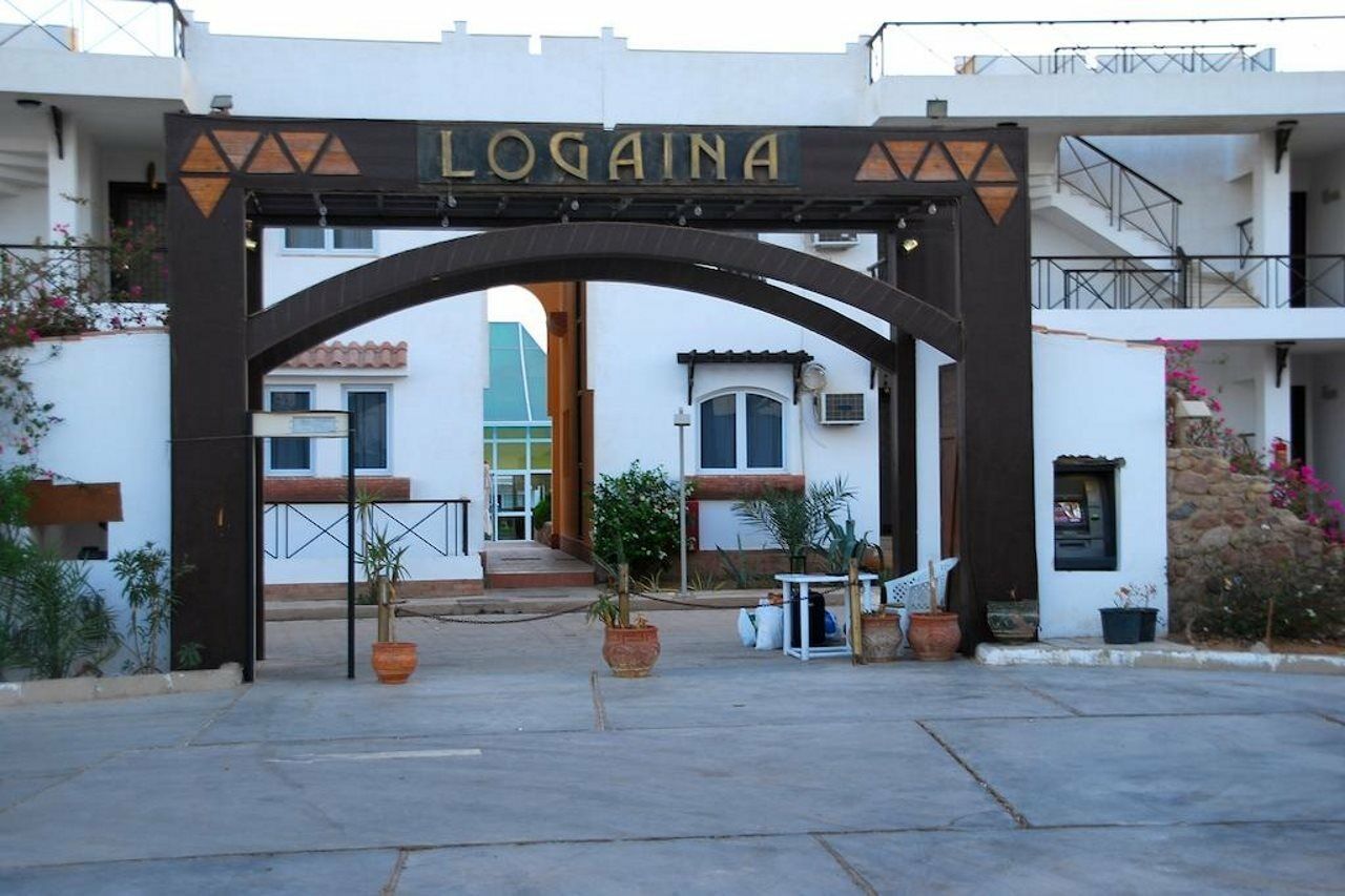 Logaina Aparthotel