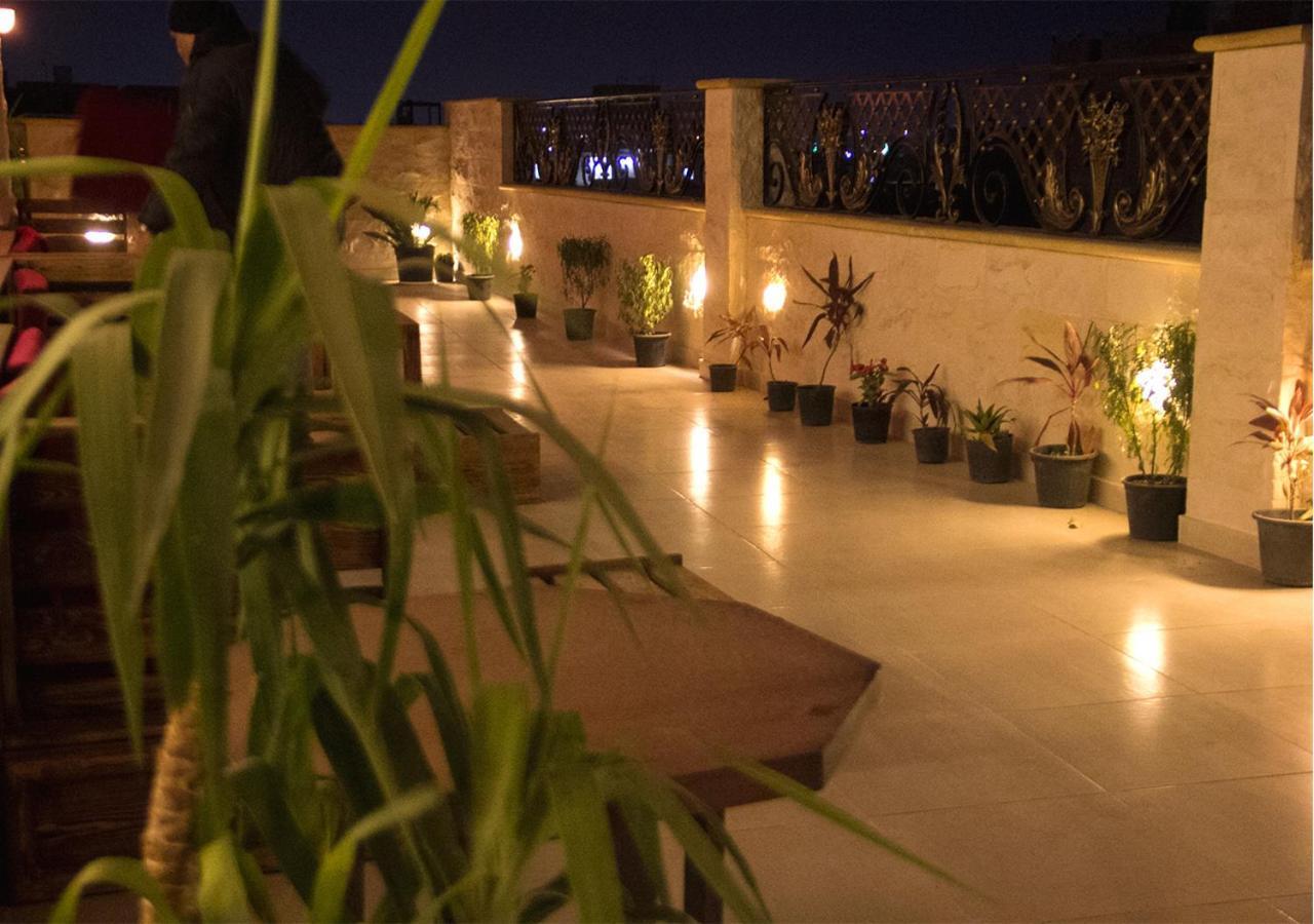 Pyramids Tower 3*
